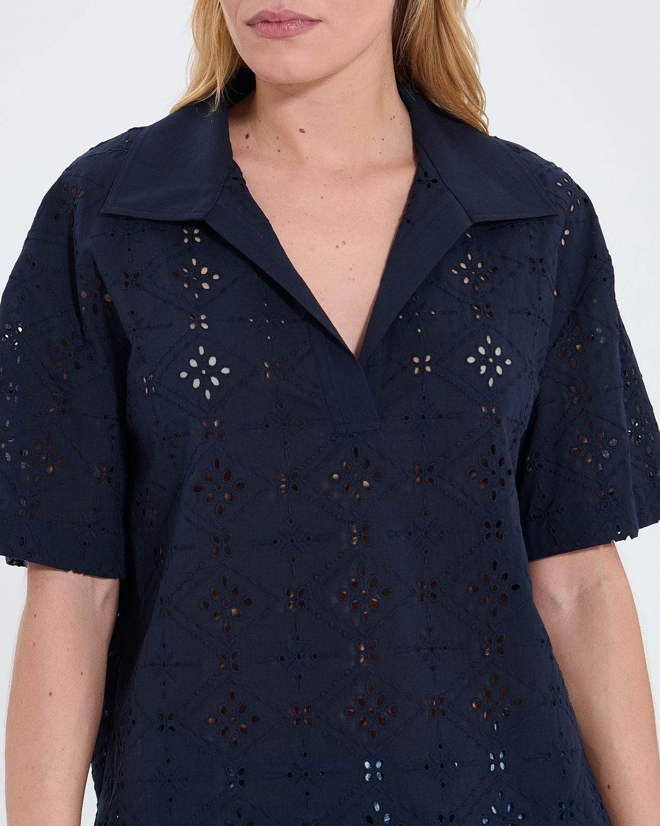 Top ample en broderie anglaise nocturne_2