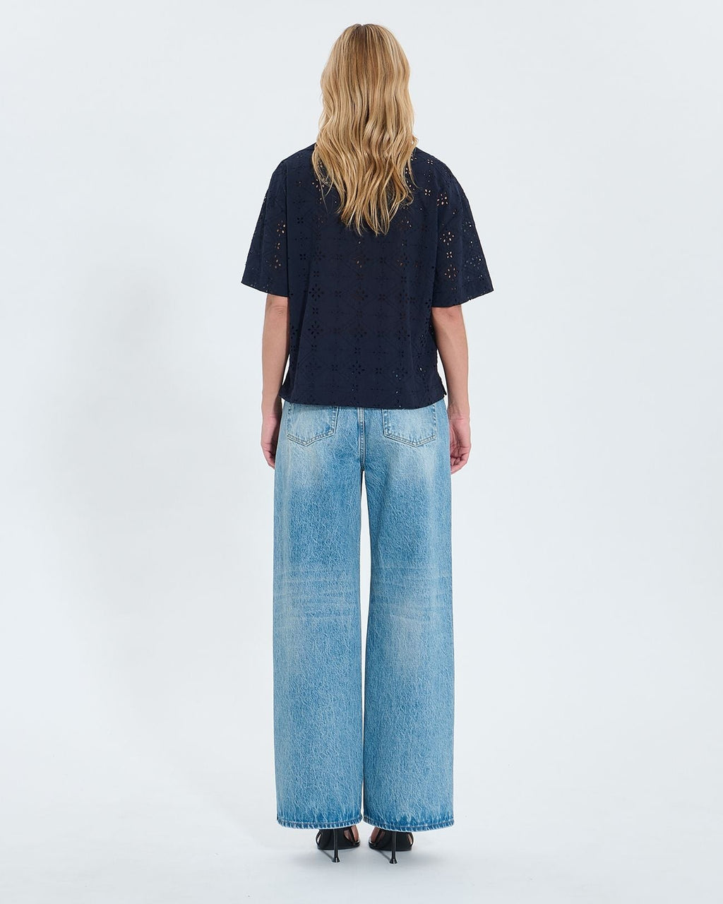 Top ample en broderie anglaise nocturne_3