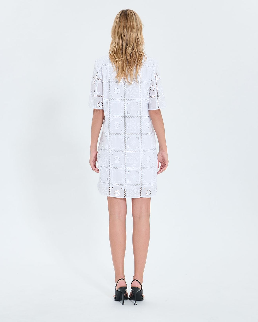Robe mi longue à broderie anglaise écrue_3