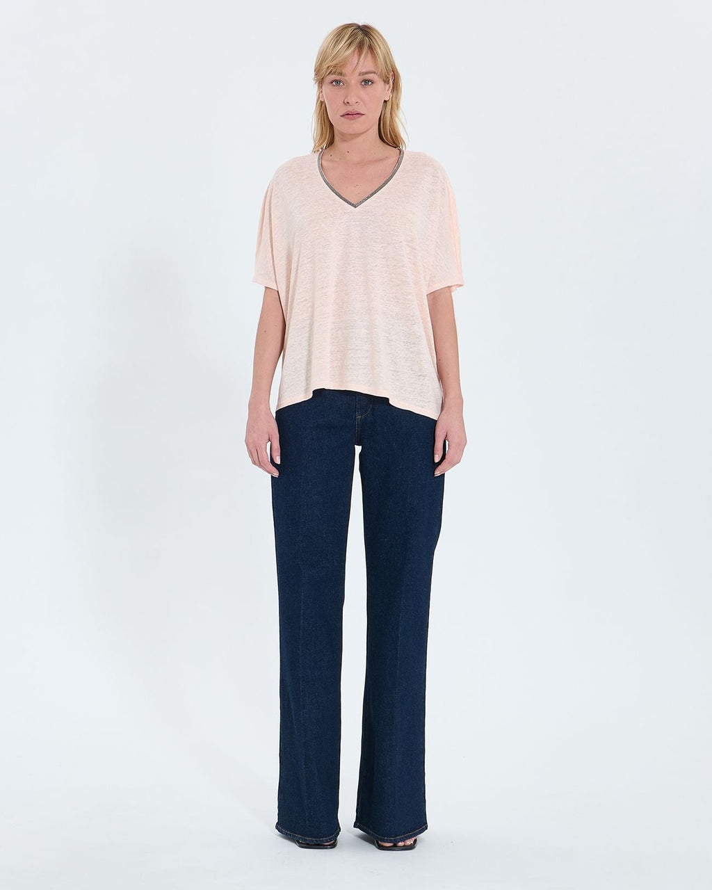 T-shirt col V en lin nude_4