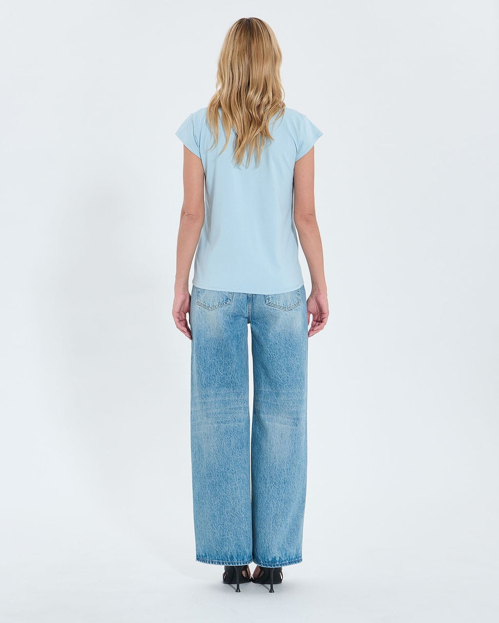 Tee-shirt col V bleu ciel_3