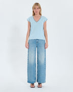 Tee-shirt col V bleu ciel_4
