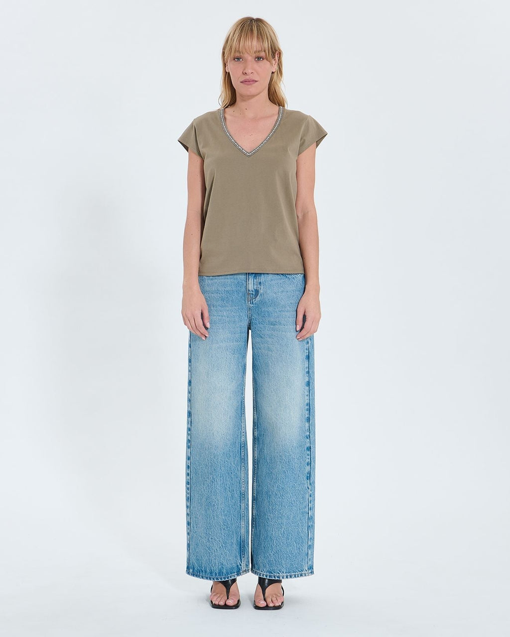 Tee-shirt col V kaki_4