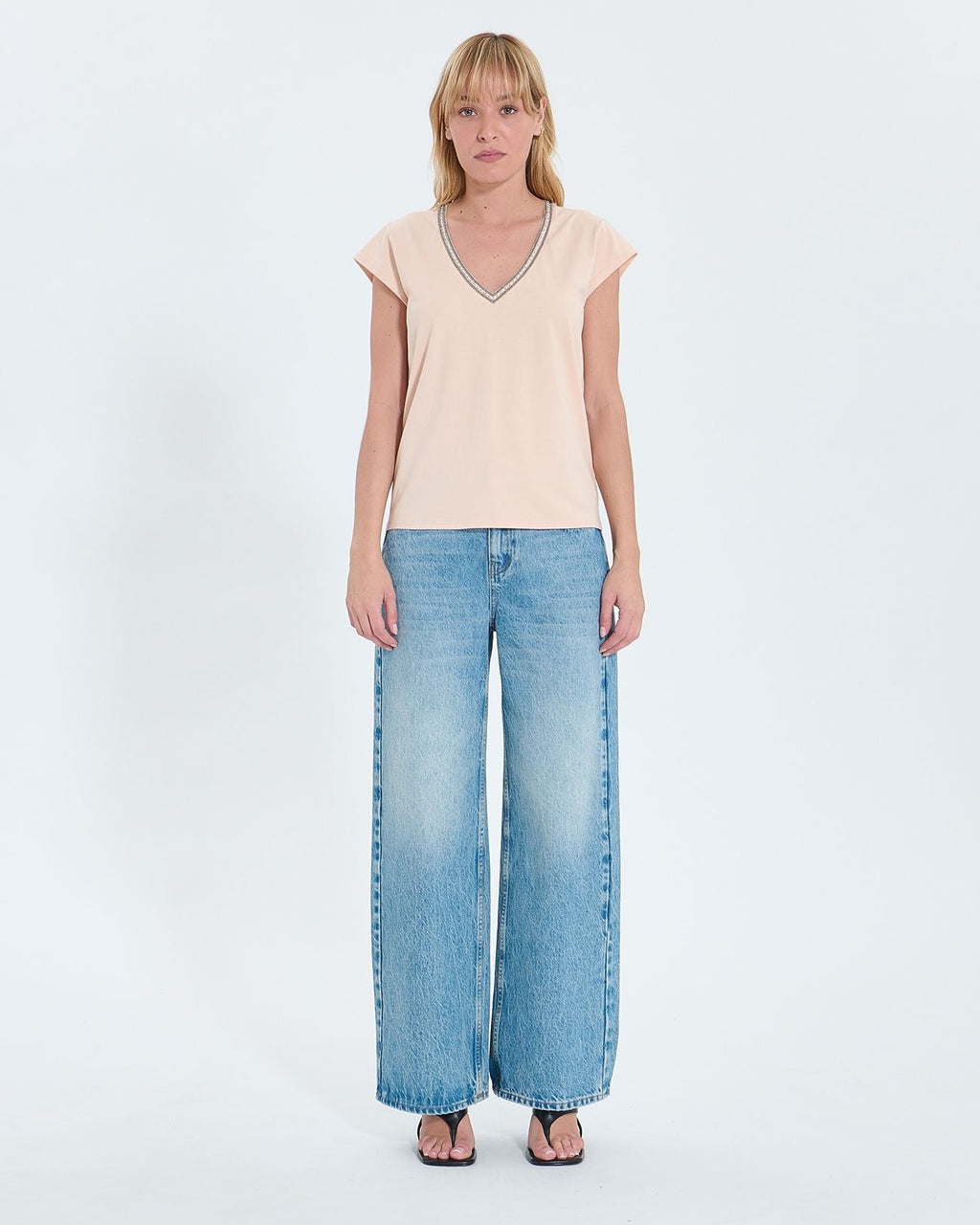 Tee-shirt col V nude_4