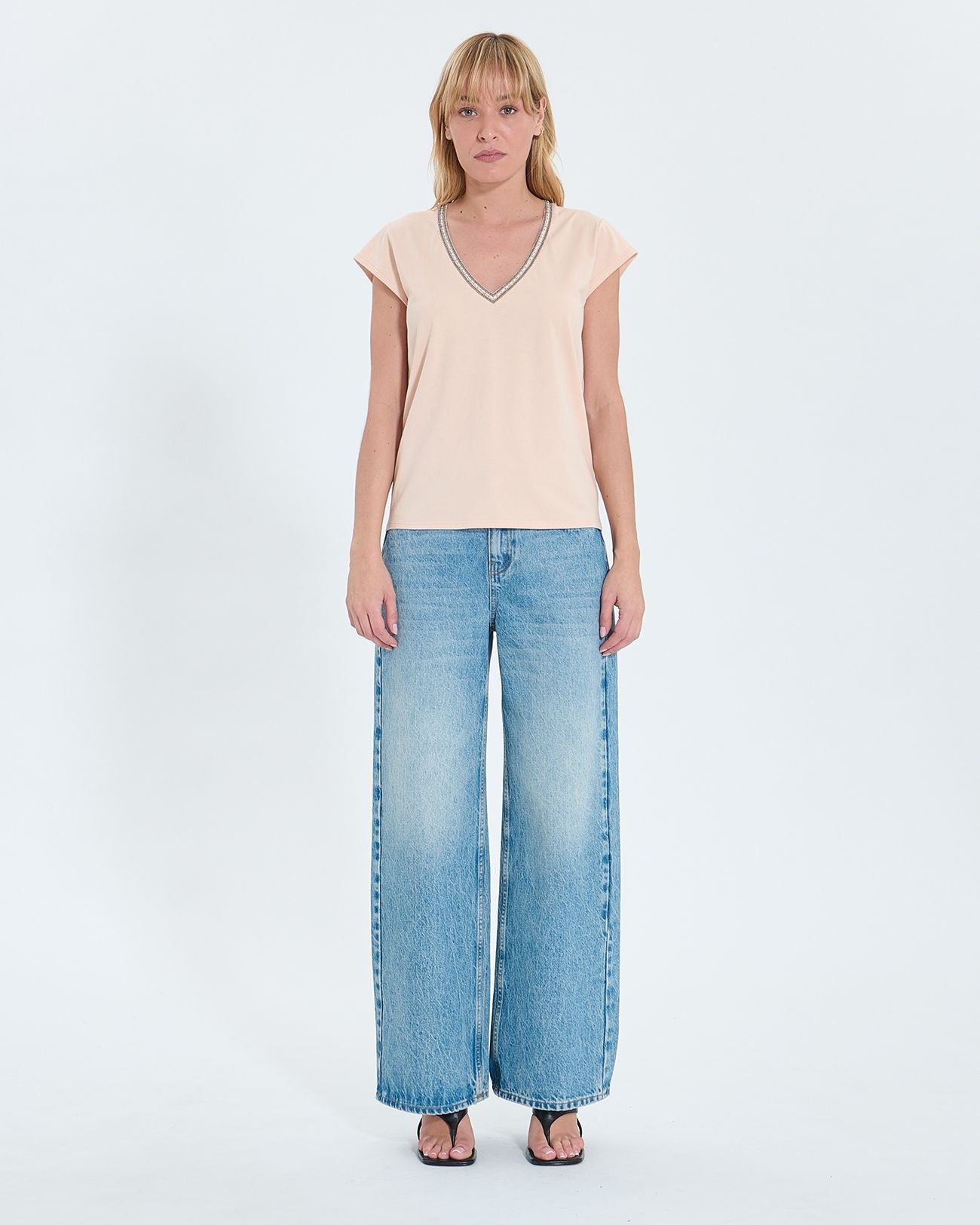 Tee-shirt col V nude_4