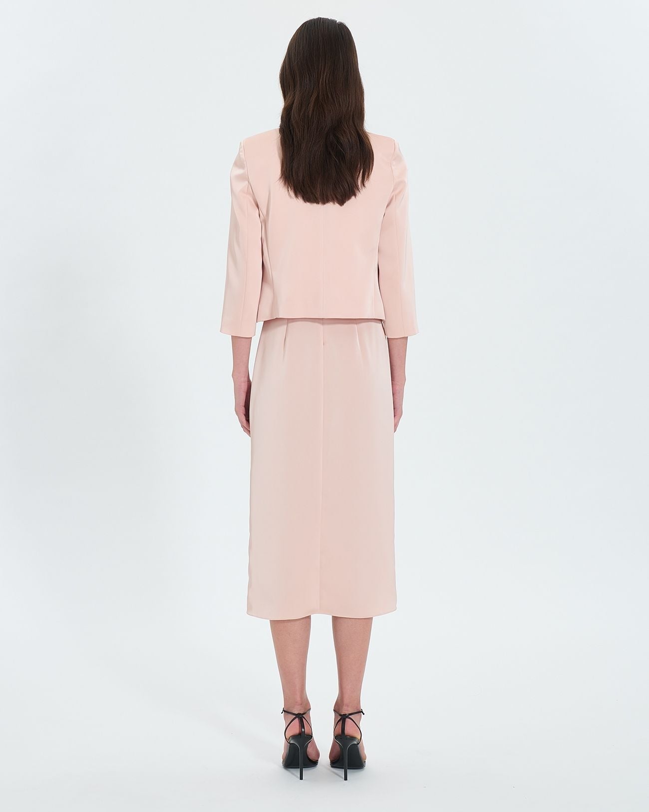 Veste courte satinée nude_3