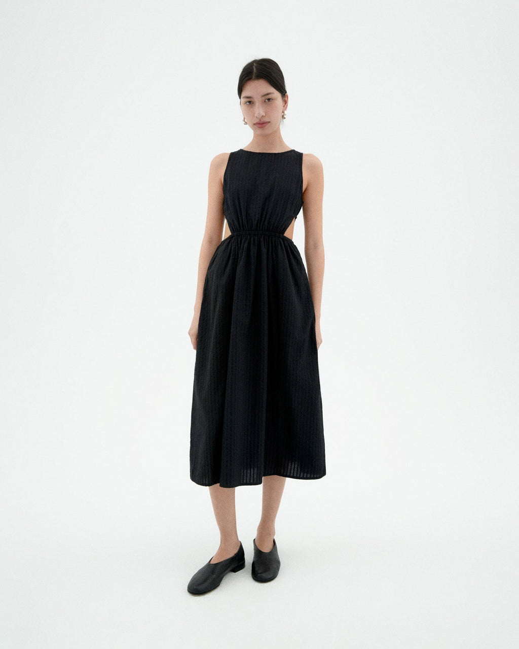 Vestido negro seersucker Kin sostenible-1