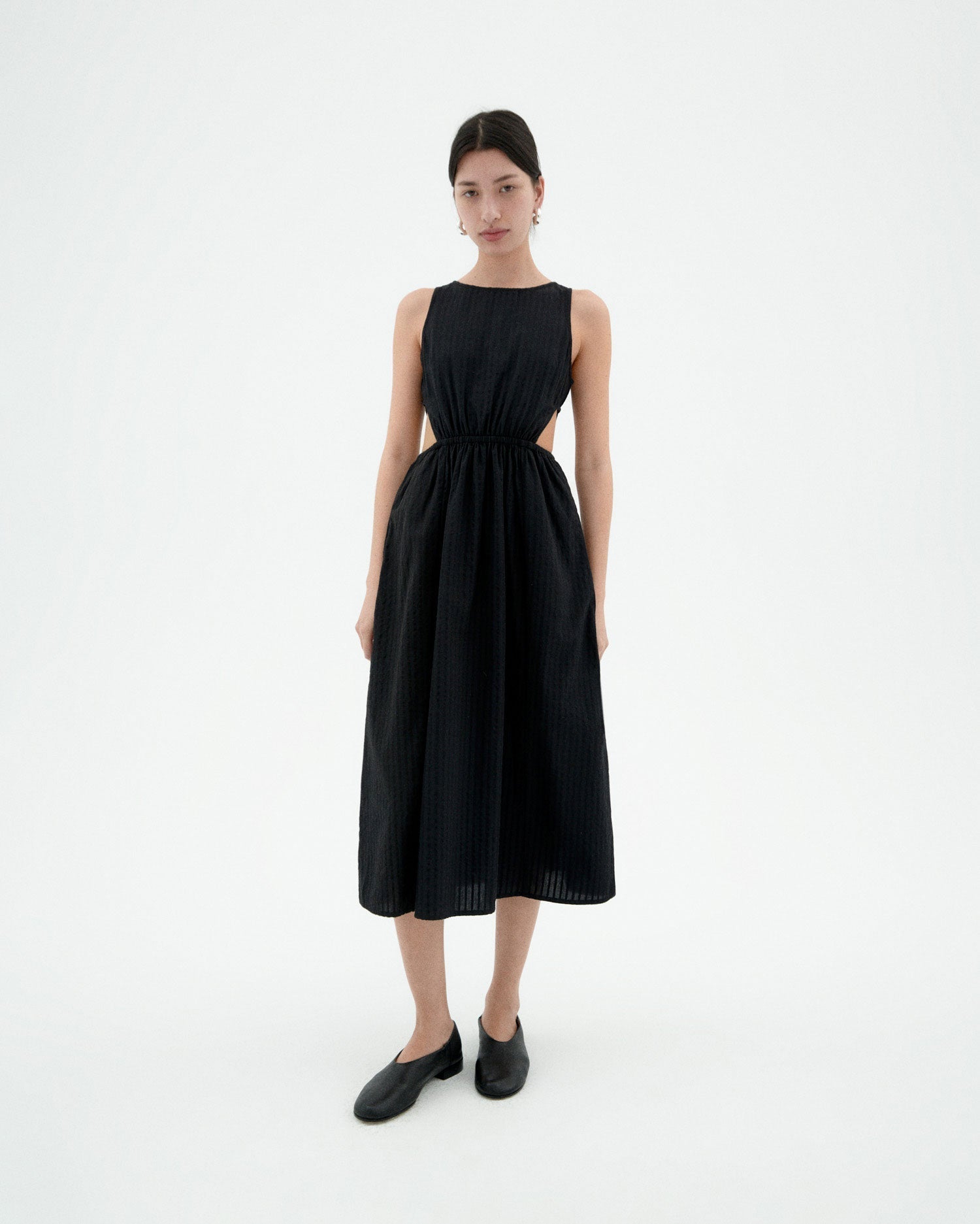 Vestido negro seersucker Kin sostenible-1