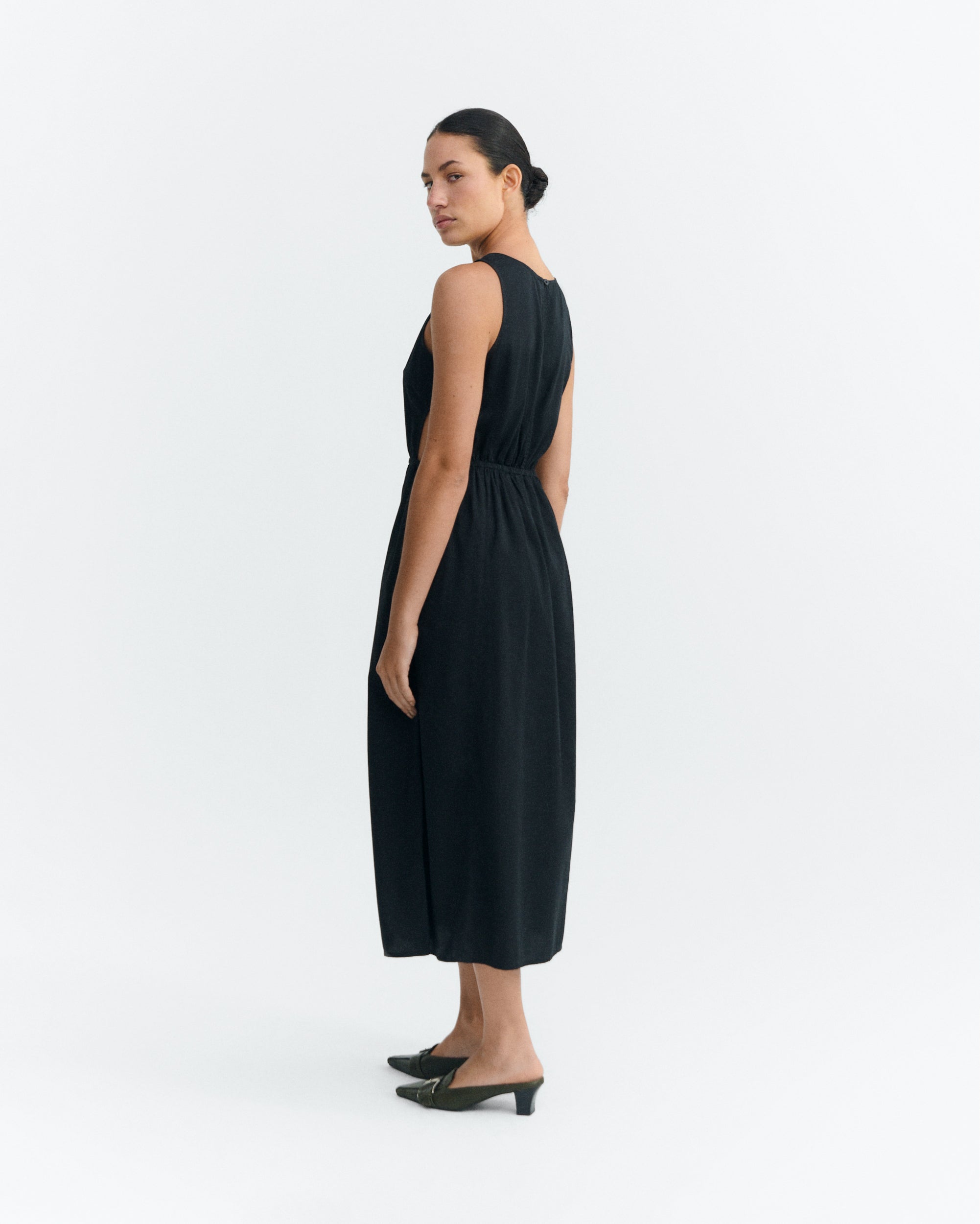 Vestido midi negro Kin sostenible - 5