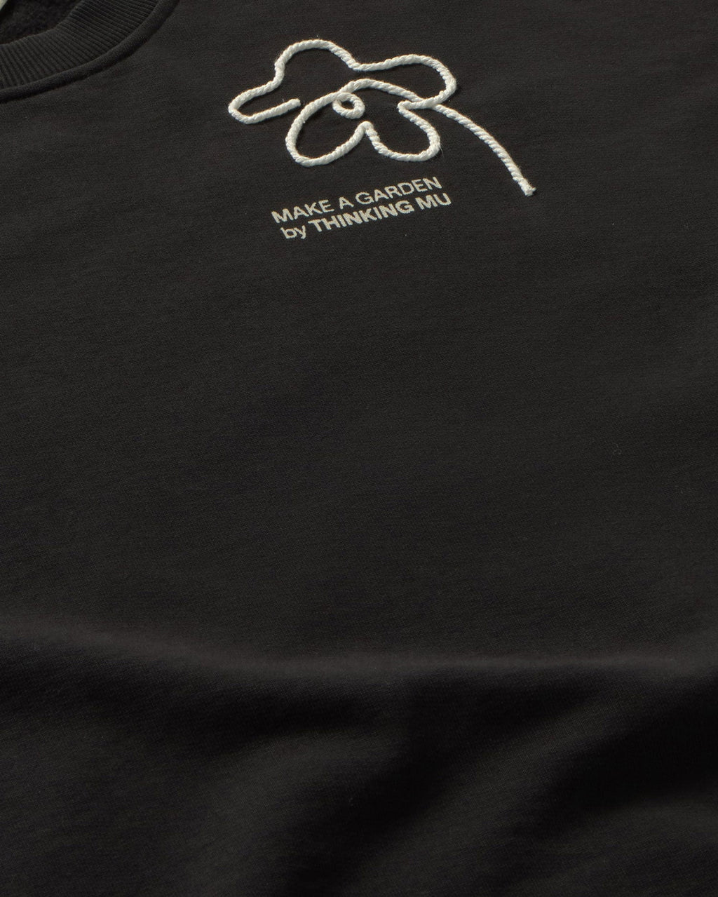 Sudadera oversize bordada a mano flower Jimena sostenible silueta - 2