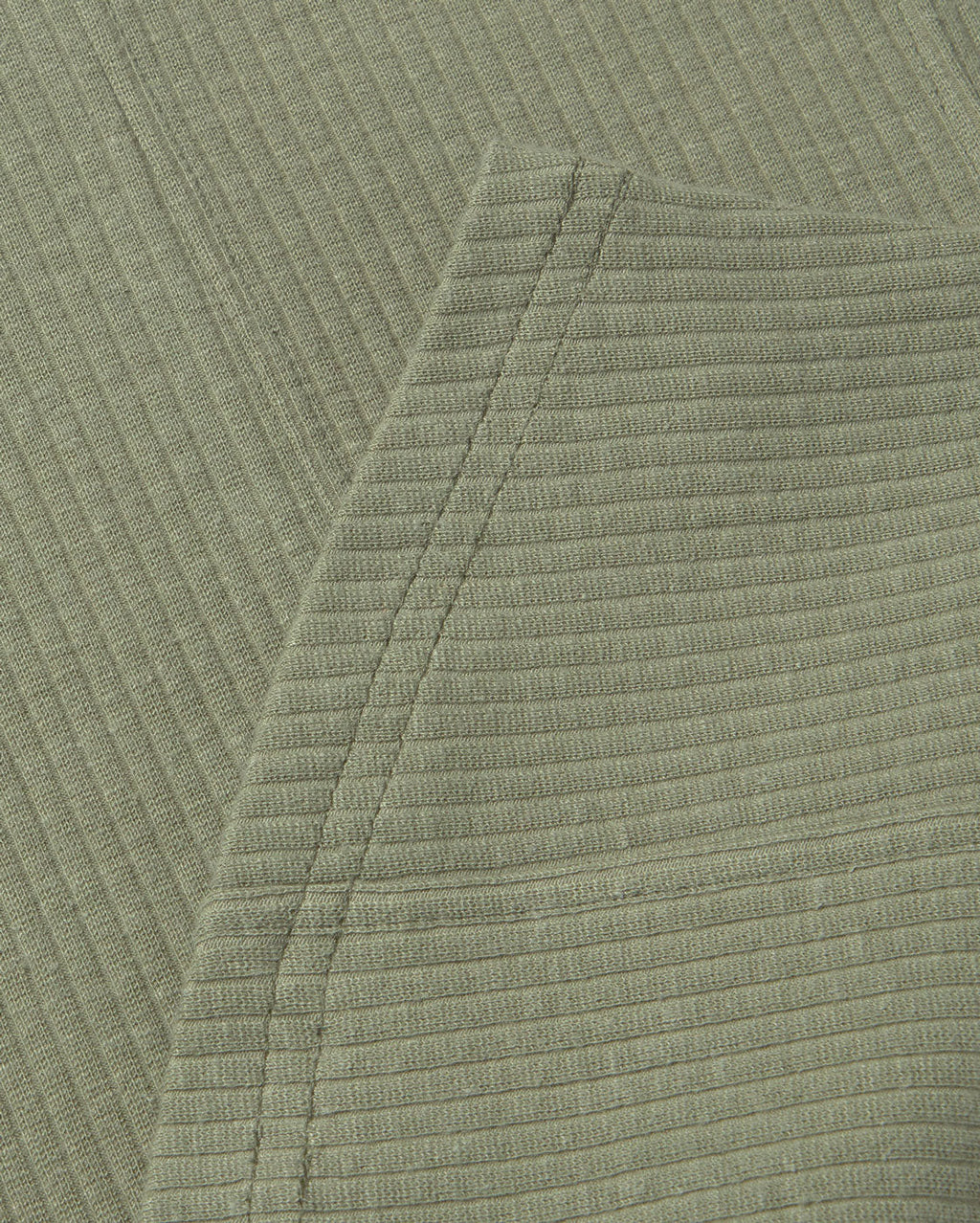 Top verde hemp Nadia sostenible silueta - 2