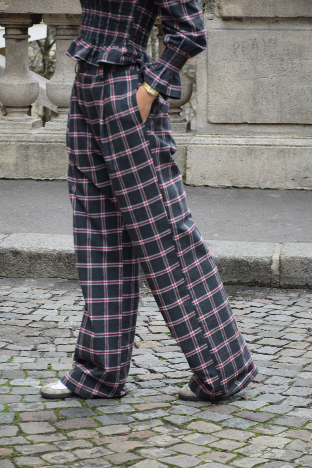 Pantalon Alia Carreaux Gris Et Rouge