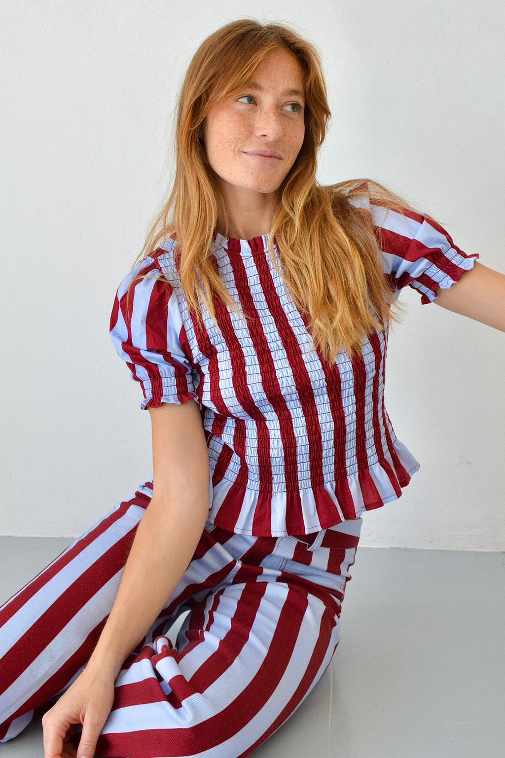 Blouse Chía Rayures Manches Courtes Bordeaux Et Bleu Clair