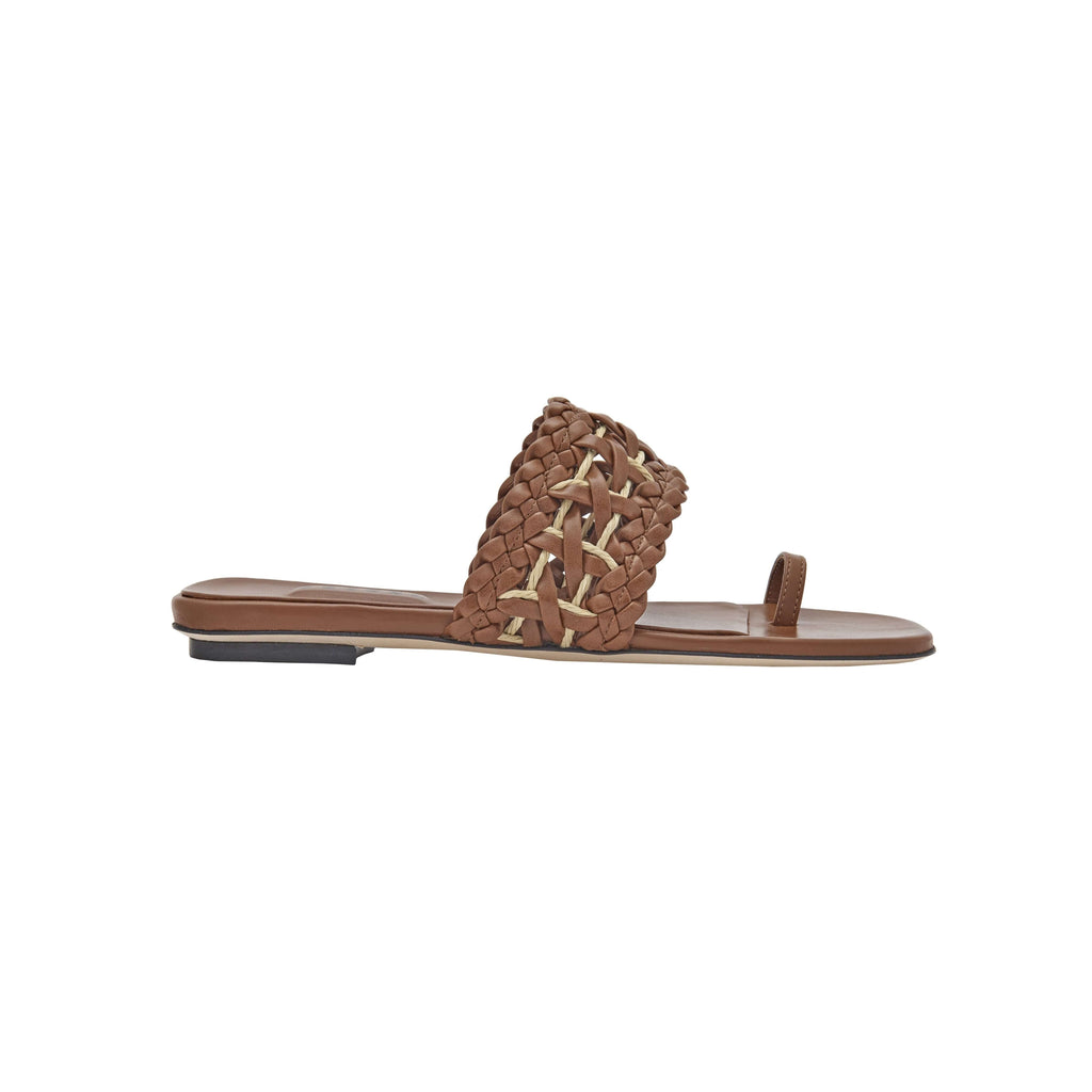 Almeria Camello Flat Toe Sandal made of leather and raffia in brown with woven design, perfect for summer.