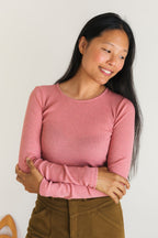 meta-hover, basic pink top in soft ribbed fabric 