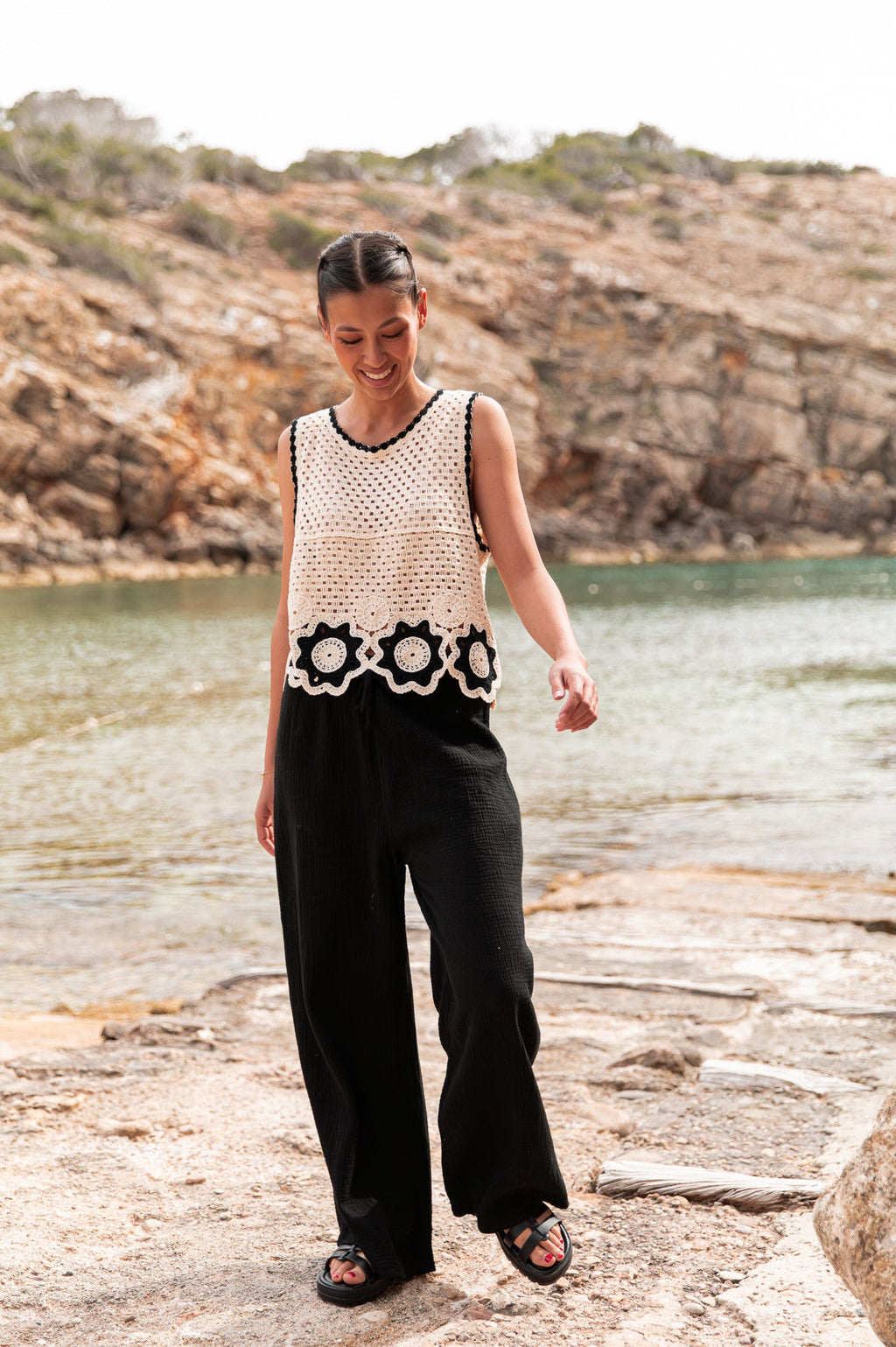 AVILIO Noir - Top Crochet