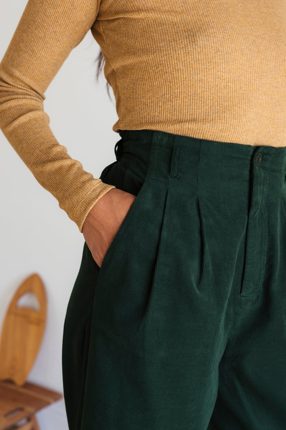 vegan microcorduroy green pants with front pleats