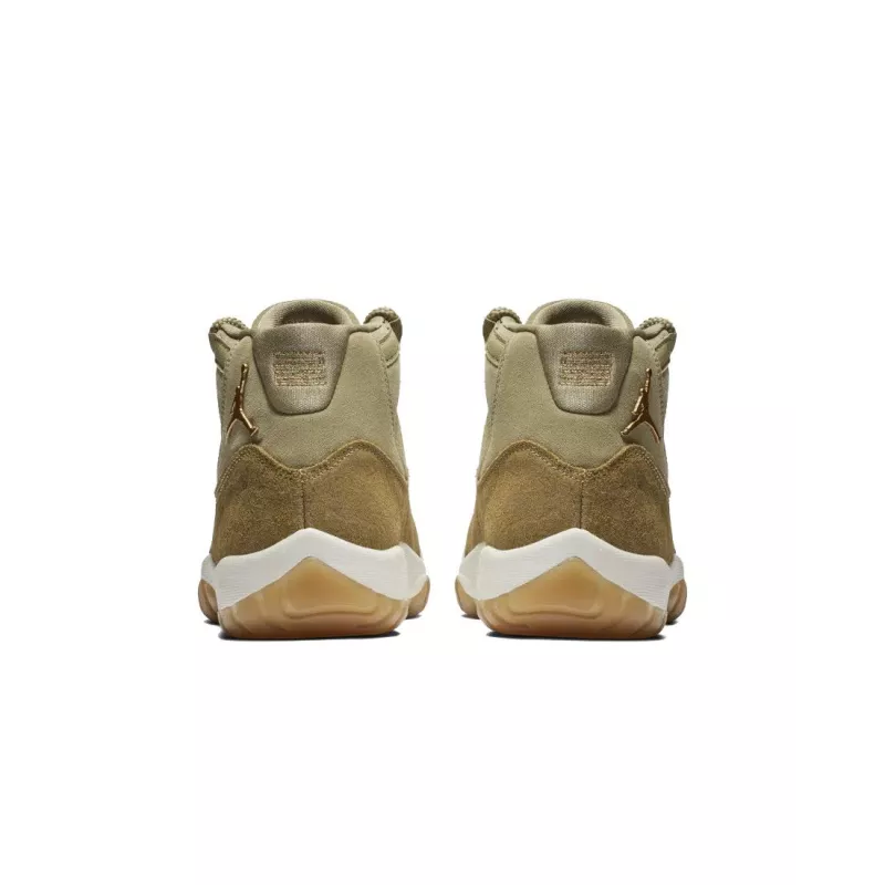 Baskets Nike Air Jordan Retro 11 - Beige