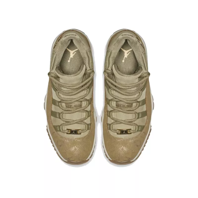 Baskets Nike Air Jordan Retro 11 - Beige