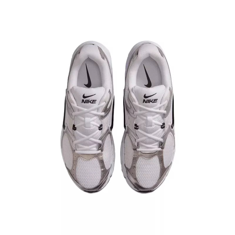 Basket Nike V5 Rnr - Blanc, Gris, Noir.