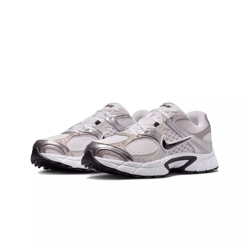 Basket Nike V5 Rnr - Blanc, Gris, Noir.
