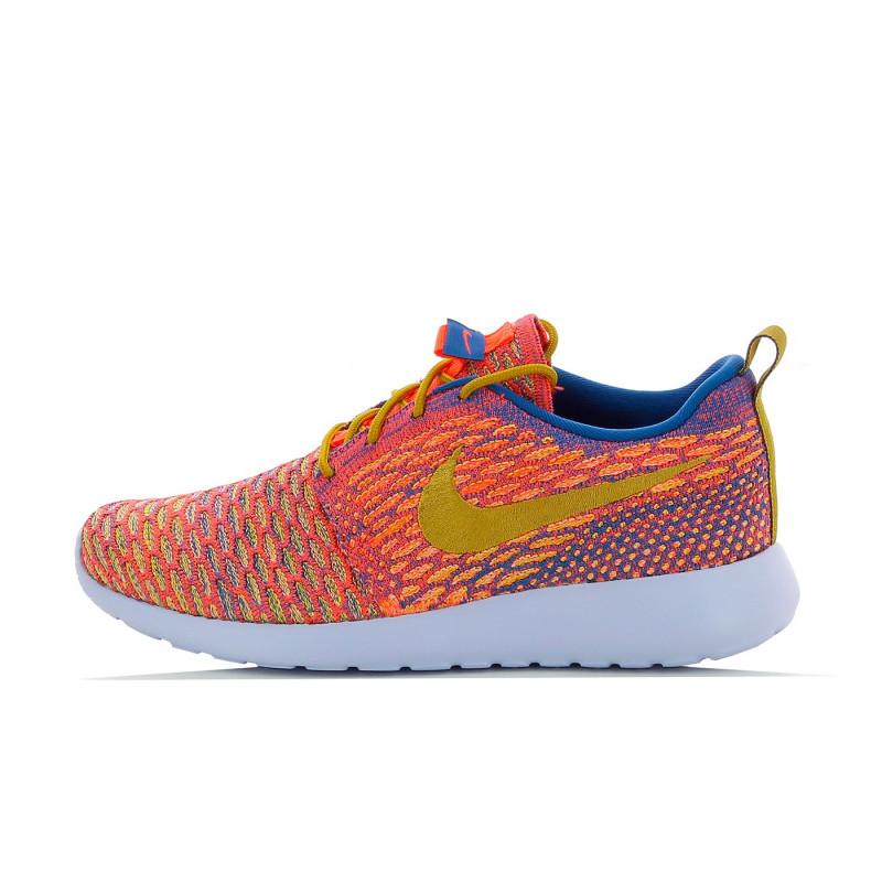 Baskets Nike Roshe One Flyknit - 704927-402 - Rose - Femme - Nike2 - The Bradery