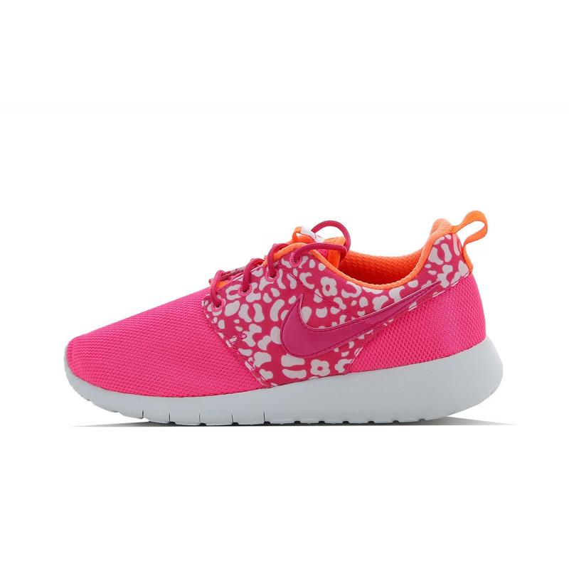 Baskets Nike Roshe Run Print (Gs) - 677784-603 - Rose - Enfant - Nike2 - The Bradery
