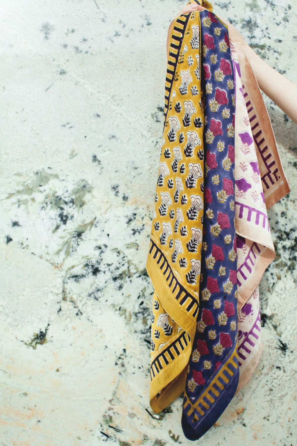 Big Foulard En Soie Latika "Poppy" - Crème