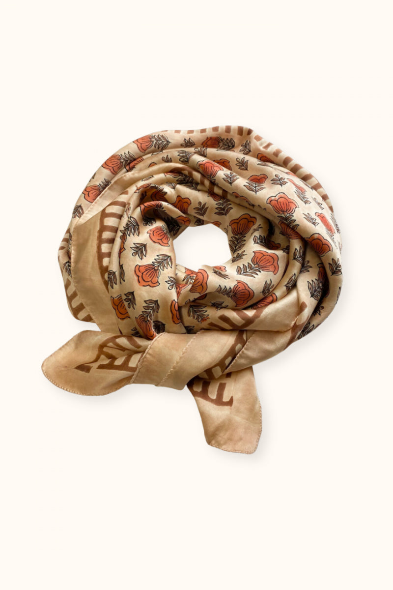 Big Foulard En Soie Latika "Poppy" - Nude