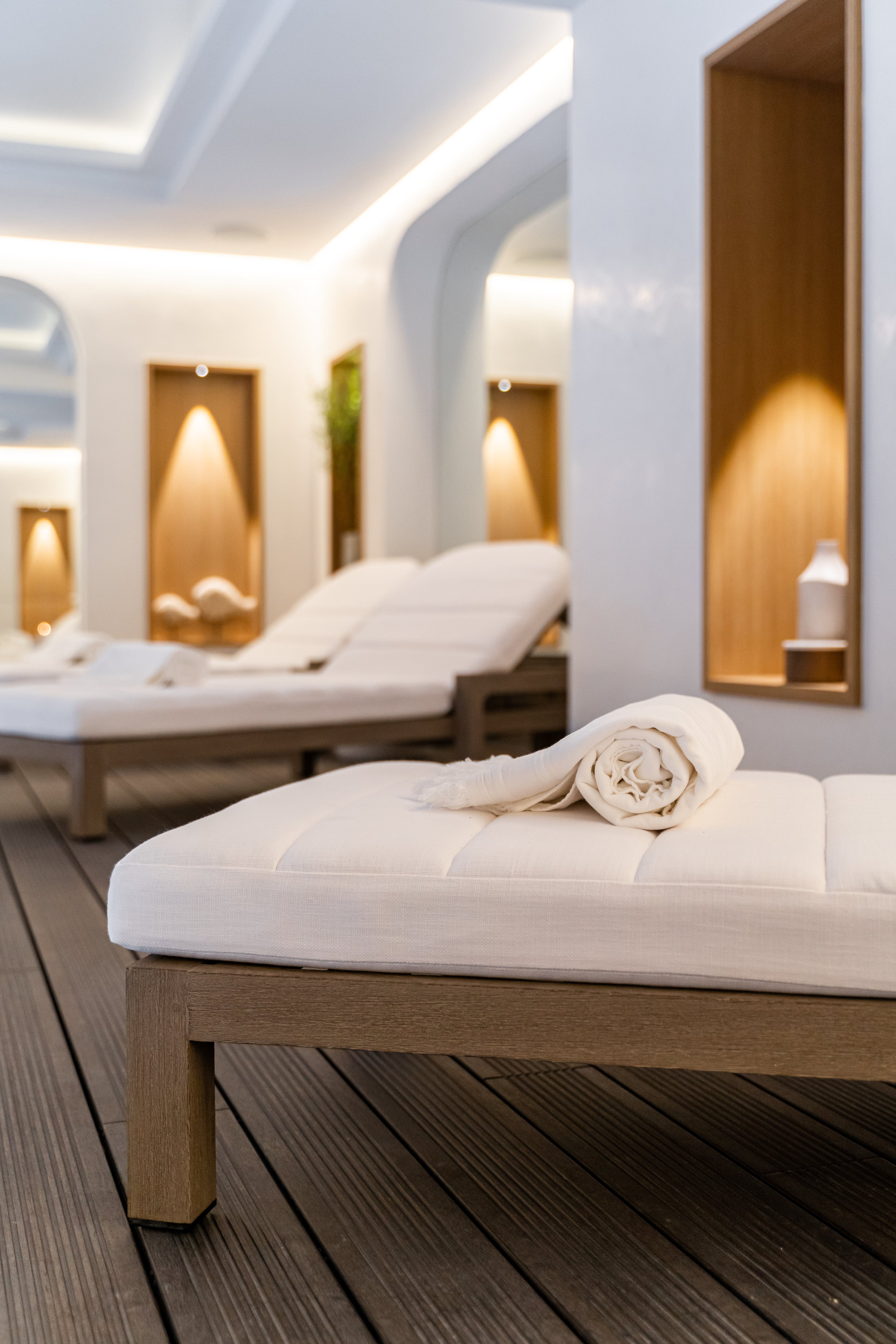 Spa Black Door Paris 8 - Rituel Glow & Relax 3H : Massage Signature 1H,  Soin Du Visage Bioeffect 1H et Accès au Spa 1H (1 Personne)