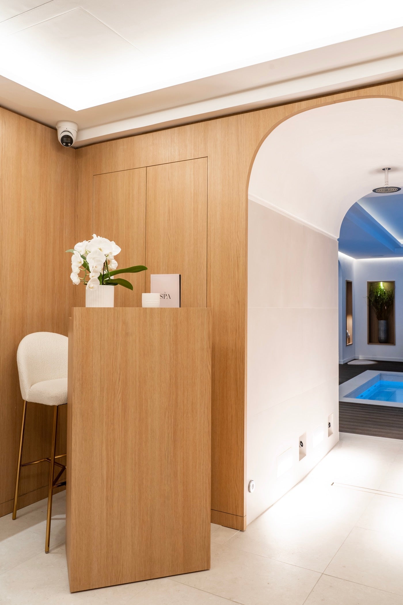 Spa Black Door Paris 8 - Parenthèse Duo : Massage au choix 1H et Accès au Spa 1H (2 Personnes)