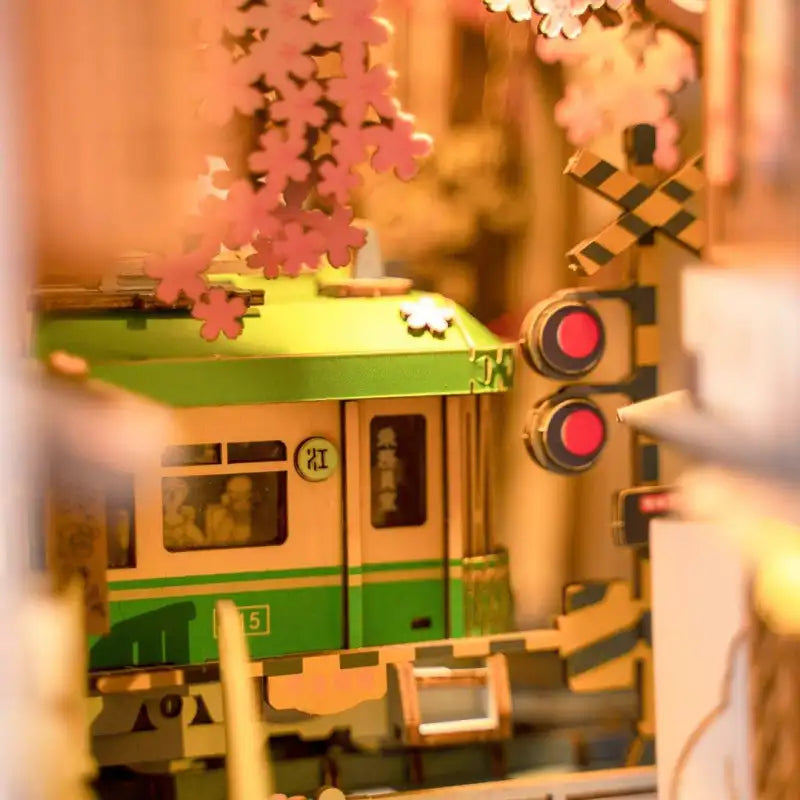 Book Nook Sakura Densya