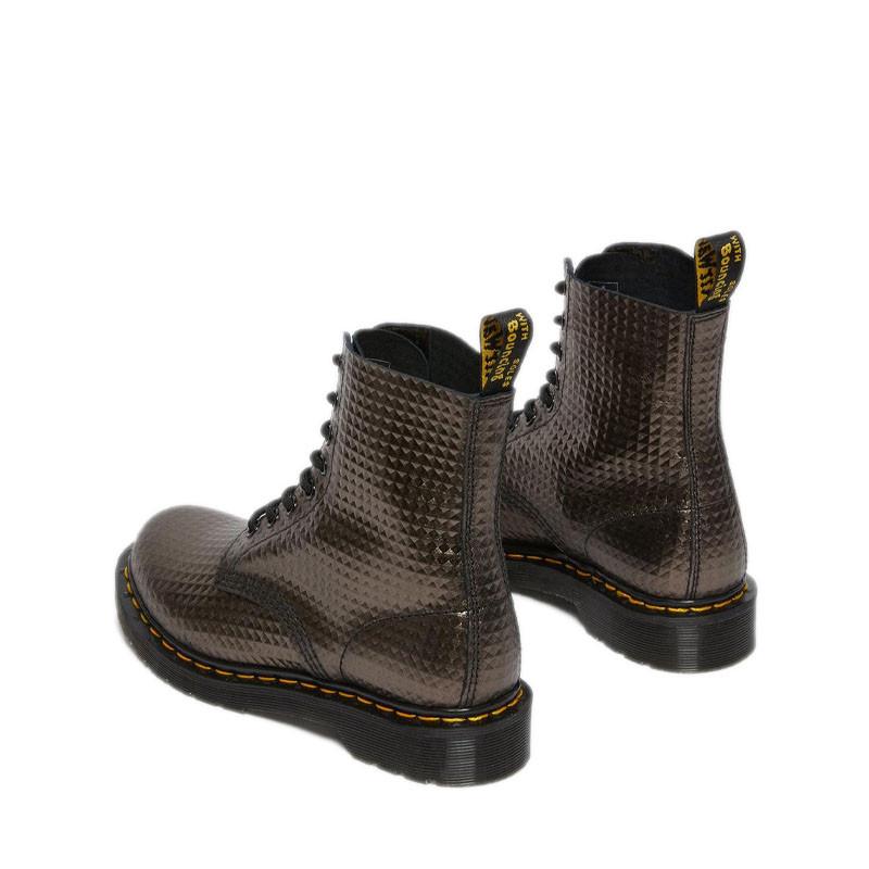 Boots Pascal Stud Emboss Leather Lace Up - Noir - Dr Martens - The Bradery