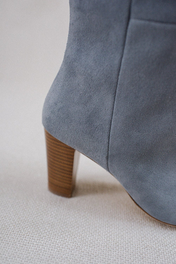 Bottes Orenda Veau Velours - Bleu - Gris - Plume Paris - The Bradery