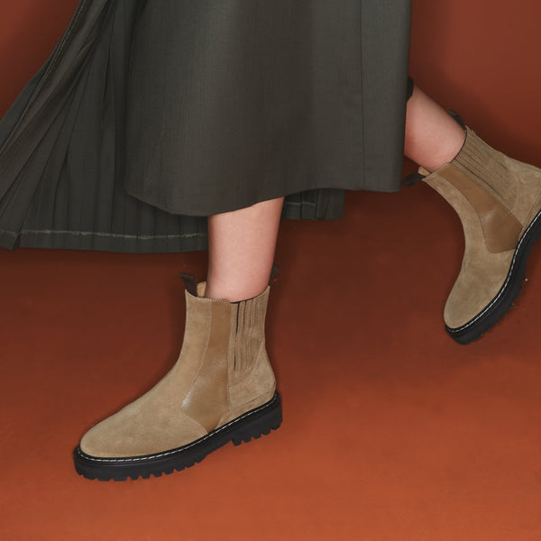 Bottines Chelsea Cuir Ziggy Olive Et Greige