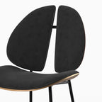 chaise en bois de noyer fonce et velours doux noir coccinelle unite