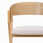 chaise en bois fonce et tissu beige