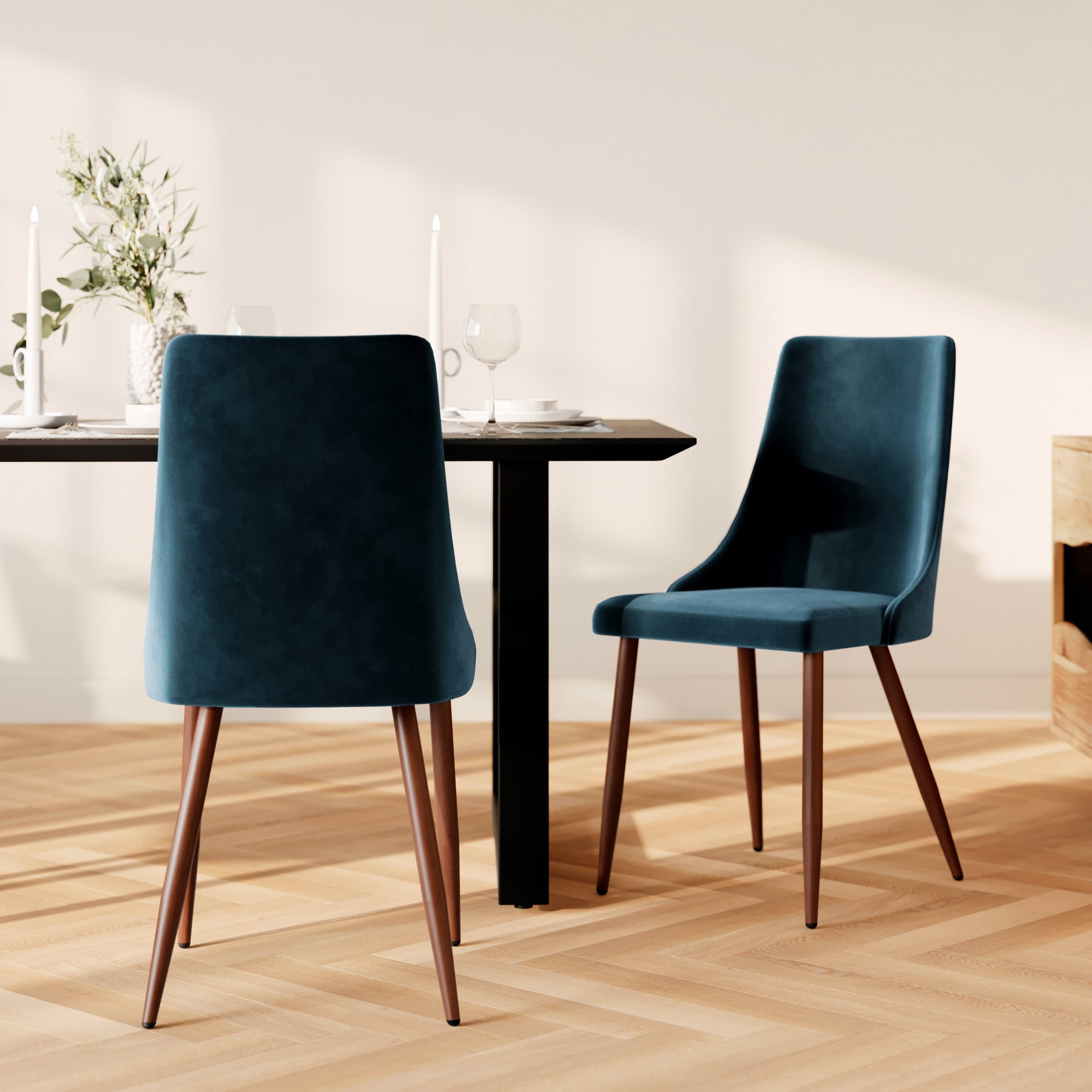 chaise vinni velours bleu fonce pieds bois fonce