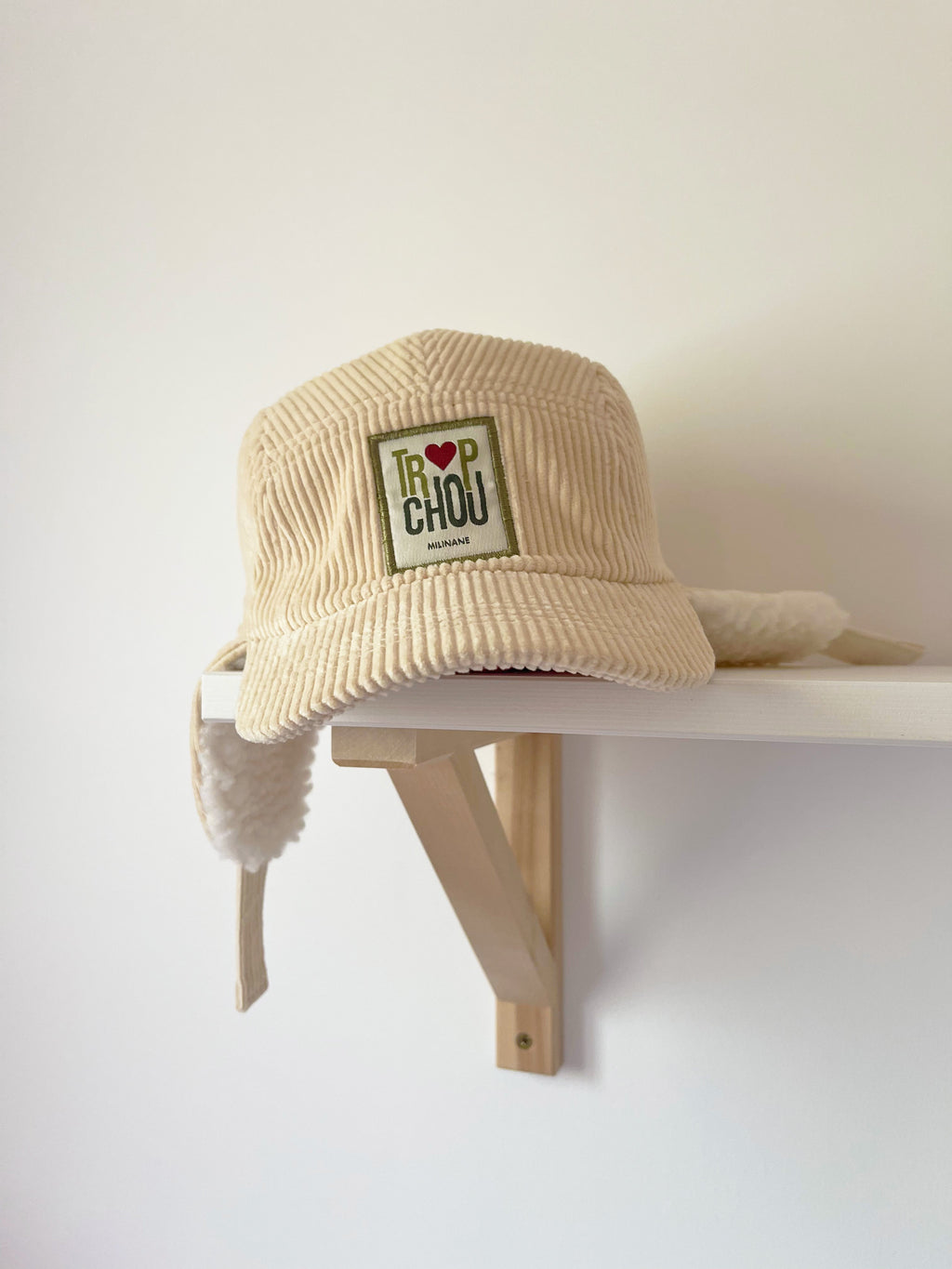 chapka-erika-enfant-bebe-creme-beige-trop-chou-velours-sherpa-doux-chaud-hiver-ambiance-milinane
