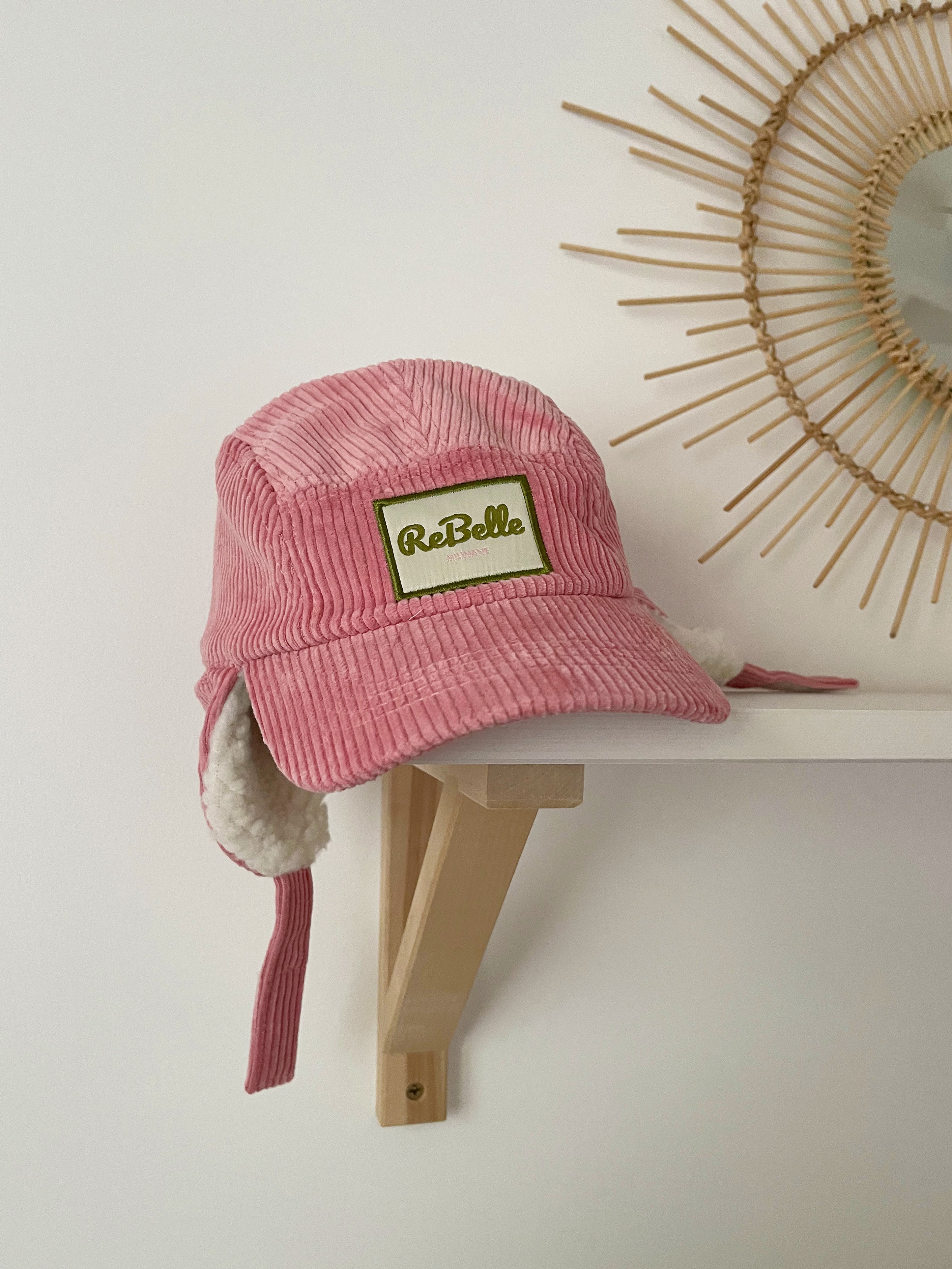 chapka-erika-enfant-bebe-rose-rebelle-rose-velours-sherpa-doux-chaud-hiver-ambiance-milinane