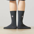 Chaussettes longues mixtes en coton doux, disponibles en 5 coloris et 2 tailles. Confort durable, style sobre. Existe aussi en coffret TitesChaussettes.