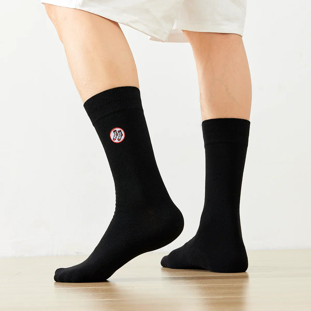 Chaussettes longues mixtes en coton doux, disponibles en 5 coloris et 2 tailles. Confort durable, style sobre. Existe aussi en coffret TitesChaussettes.