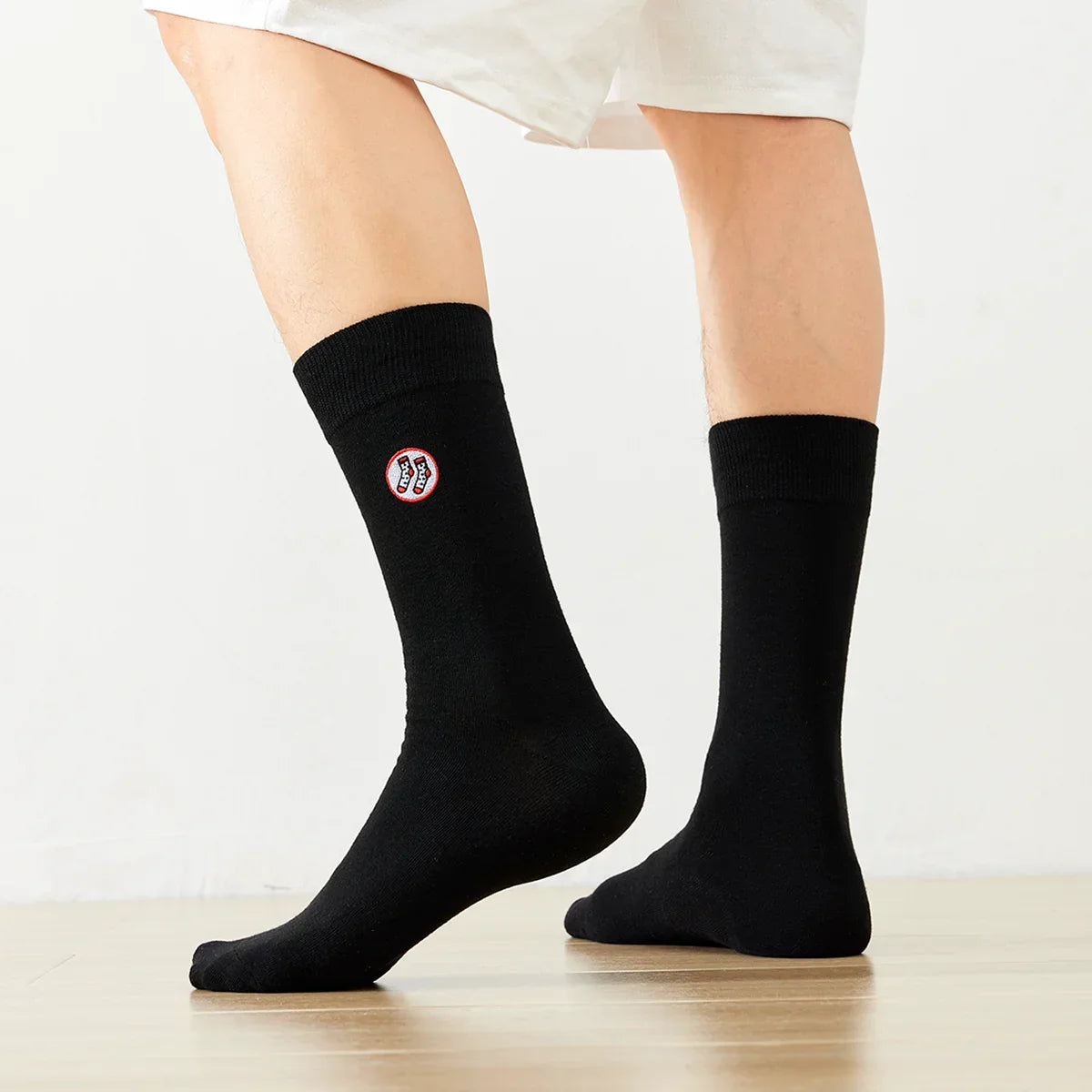 Chaussettes longues mixtes en coton doux, disponibles en 5 coloris et 2 tailles. Confort durable, style sobre. Existe aussi en coffret TitesChaussettes.