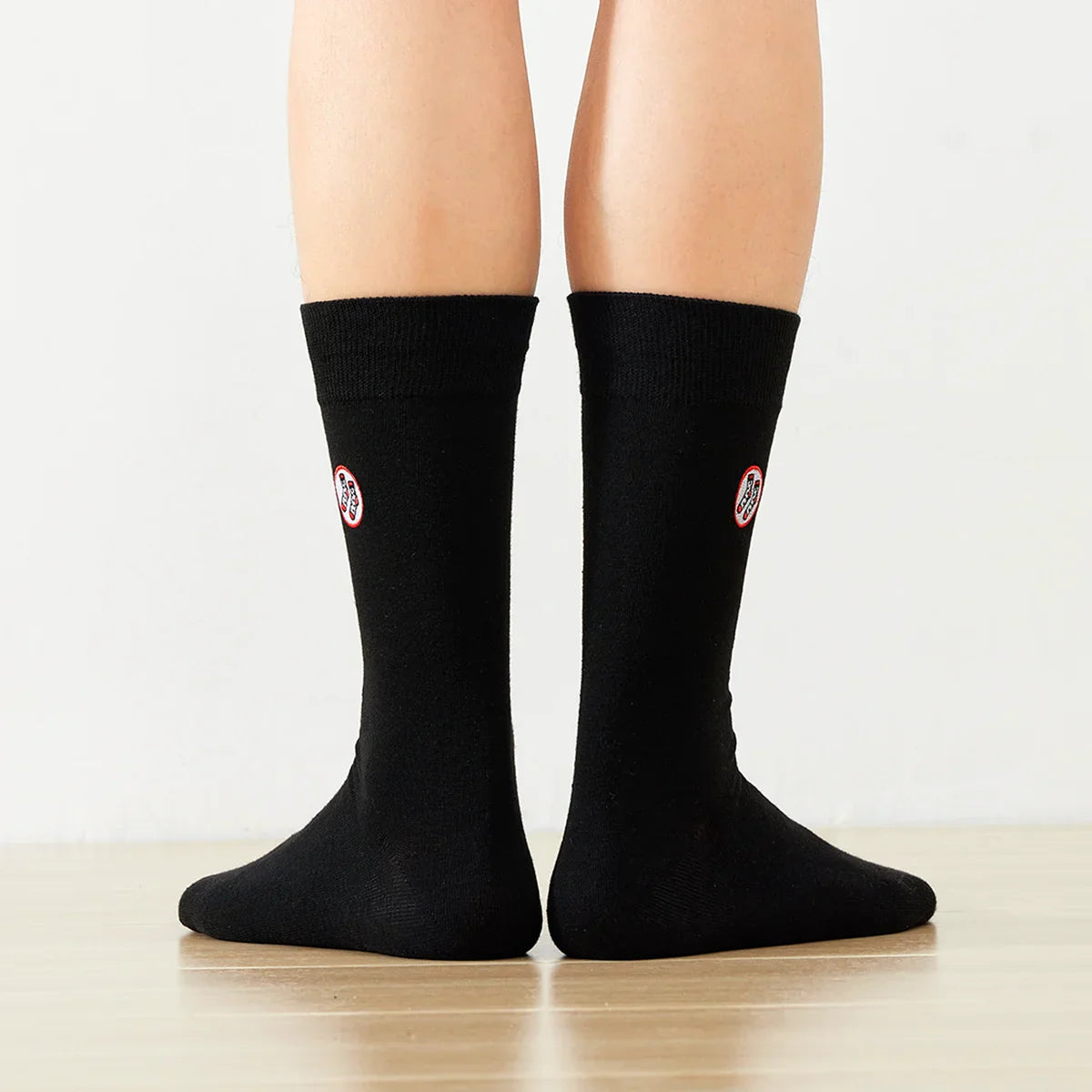 Chaussettes longues mixtes en coton doux, disponibles en 5 coloris et 2 tailles. Confort durable, style sobre. Existe aussi en coffret TitesChaussettes.