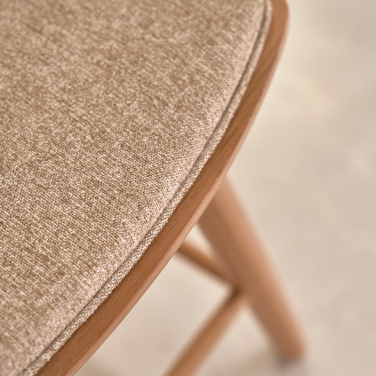 TCB0017-tabouret_en_teck_massif_et_velours_grege_45_cm-06.jpg