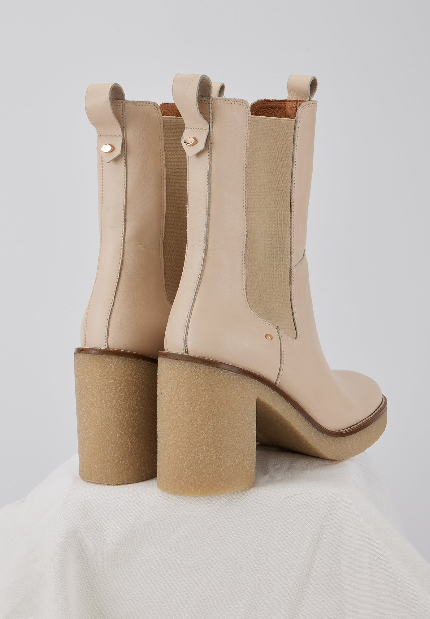 Elle - Cuir Beige - Bons Baisers - The Bradery