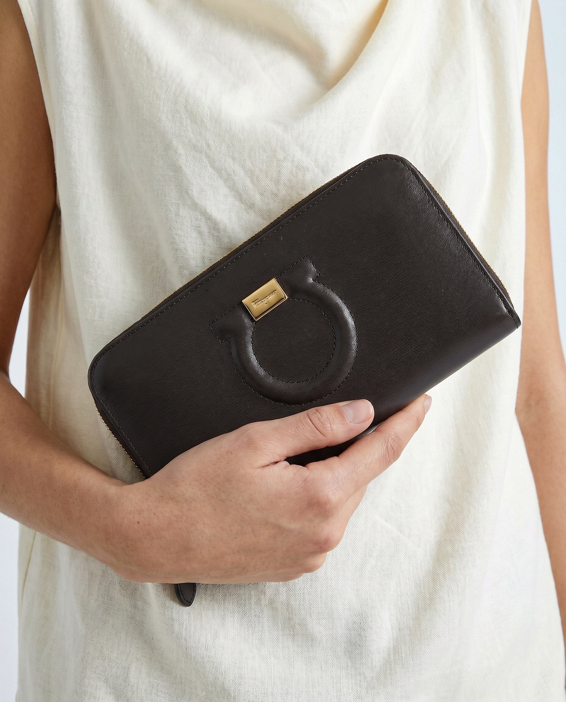 Portefeuille Zippy Salvatore Ferragamo En Cuir