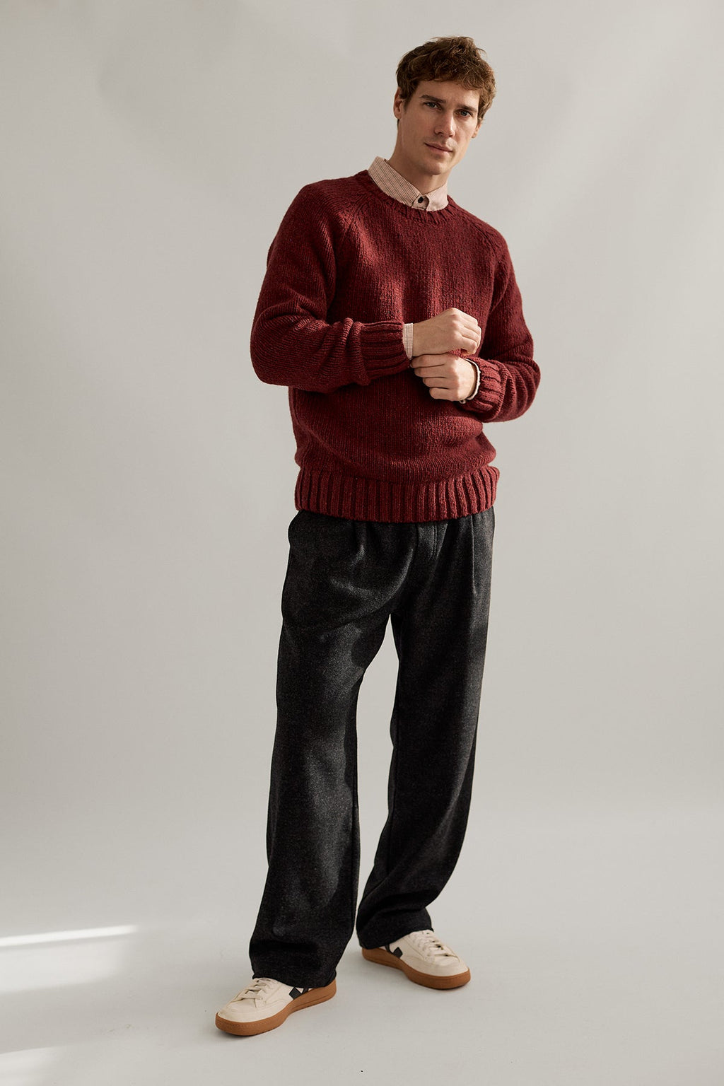 meta-hover, regular fit knit with raglan sleeves