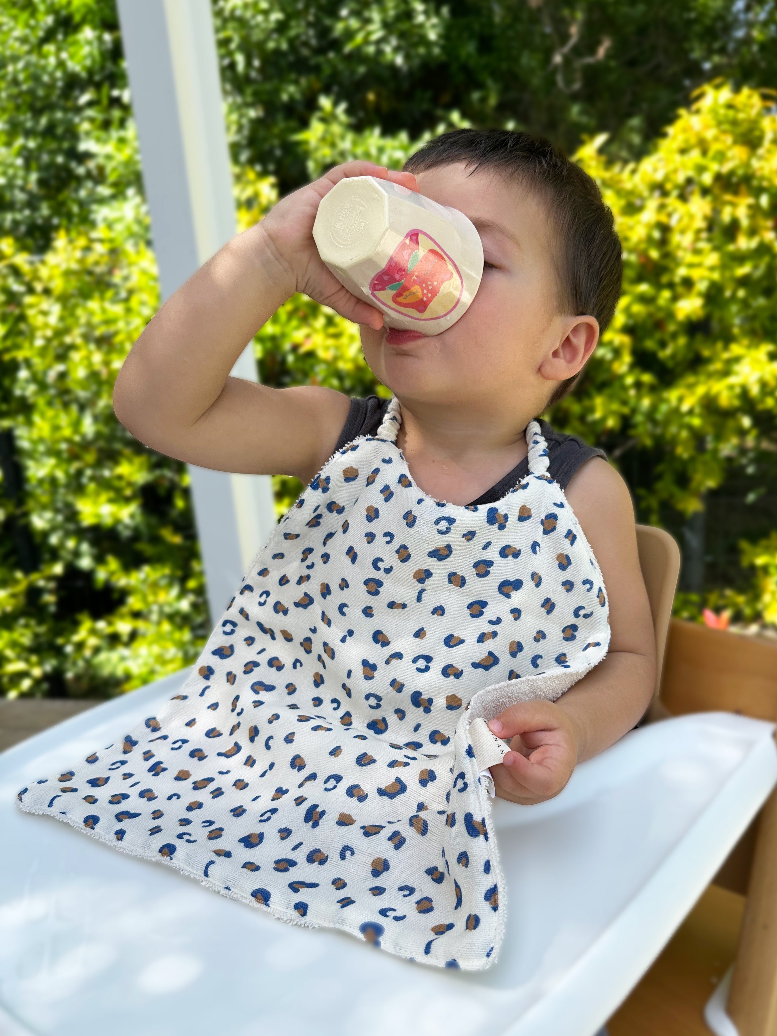 grand-bavoir-cesar-pour-bebe-et-enfant-motif-graou-beige-milinane