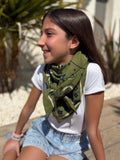 grand-foulard-oscar-enfant-adulte-100-par-100-bandana-kaki-motif-paisley-block-print-milinane-porte